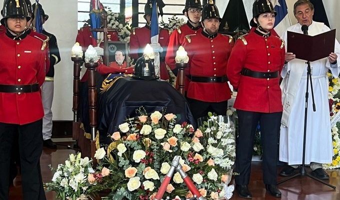 DESPEDIDA SR. PATRICIO DE LA CERDA S. (Q.E.P.D.), MIEMBRO HONORARIO DE LA INSTITUCIÓN, VOLUNTARIO HONORARIO PRIMERA COMPAÑÍA Y BOMBERO INSIGNE DE CHILE.