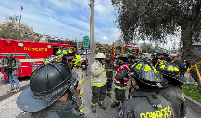 EMERGENCIA POR MATERIAL PELIGROSO AL INTERIOR DE HOSPITAL LA FLORIDA