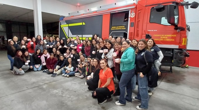 TALLER DISPOSITIVO PALPA Y AUTOEXAMEN DE MAMAS